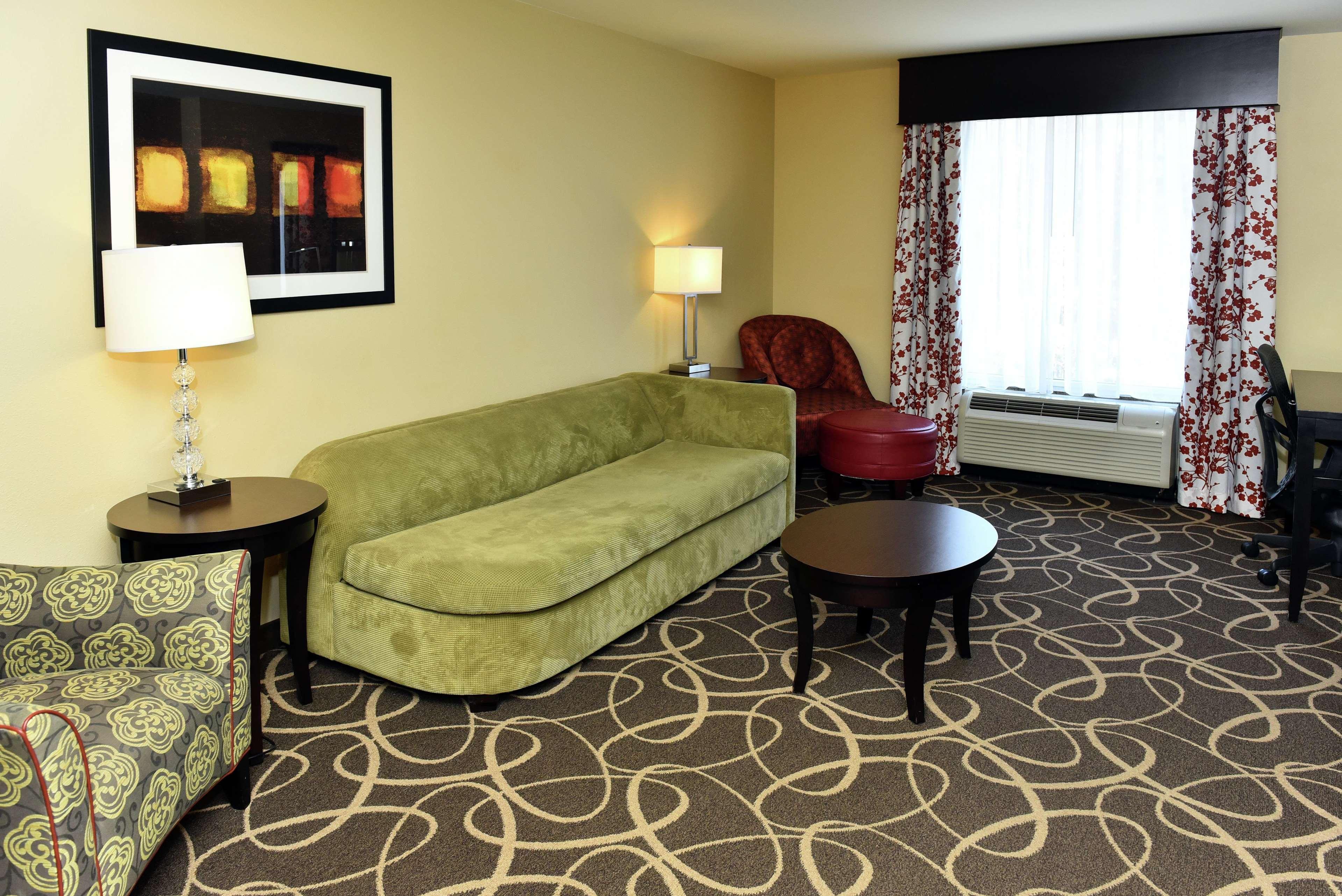 Hilton Garden Inn Atlanta/פיצ'טרי סיטי מראה חיצוני תמונה